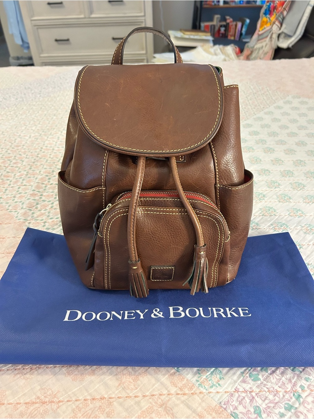 GUC Dooney & Bourke Florentine Leather Chestnut Brown Medium Murphy Backpack